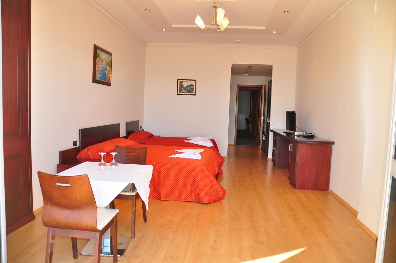 Dajti Park Resort Priska e Madhe エクステリア 写真